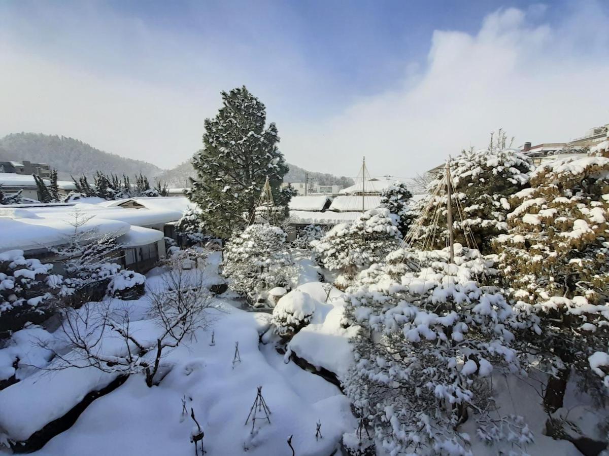 Hohoemino Kuyufu Tsuruya Hotel Tendo Buitenkant foto